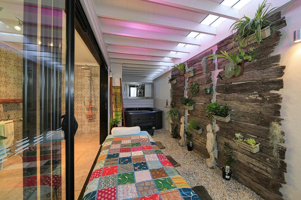 Hôtel Zen Beach Retreat à Bargara Extérieur photo